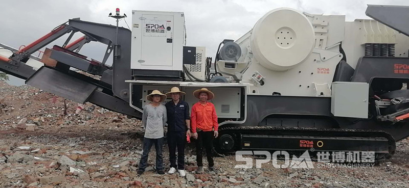 9759彩集团大型混凝土破碎机客户现场，欢迎考察